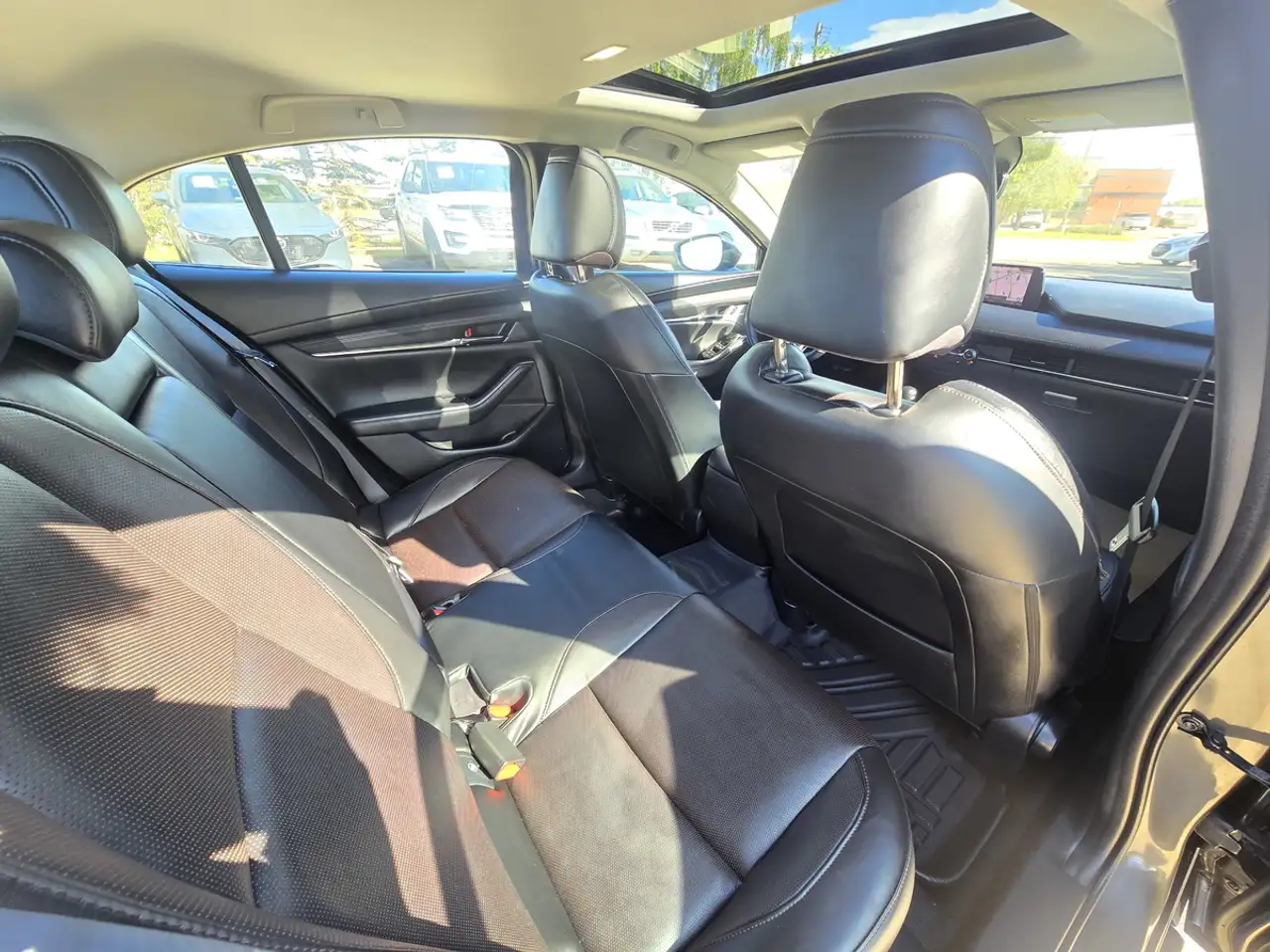 Mazda 3 снимка Mazda 3