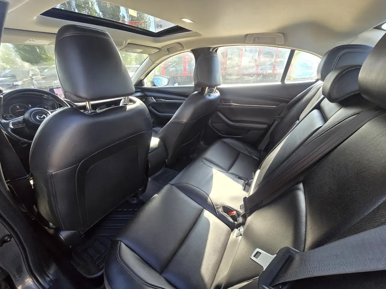 Mazda 3 снимка Mazda 3