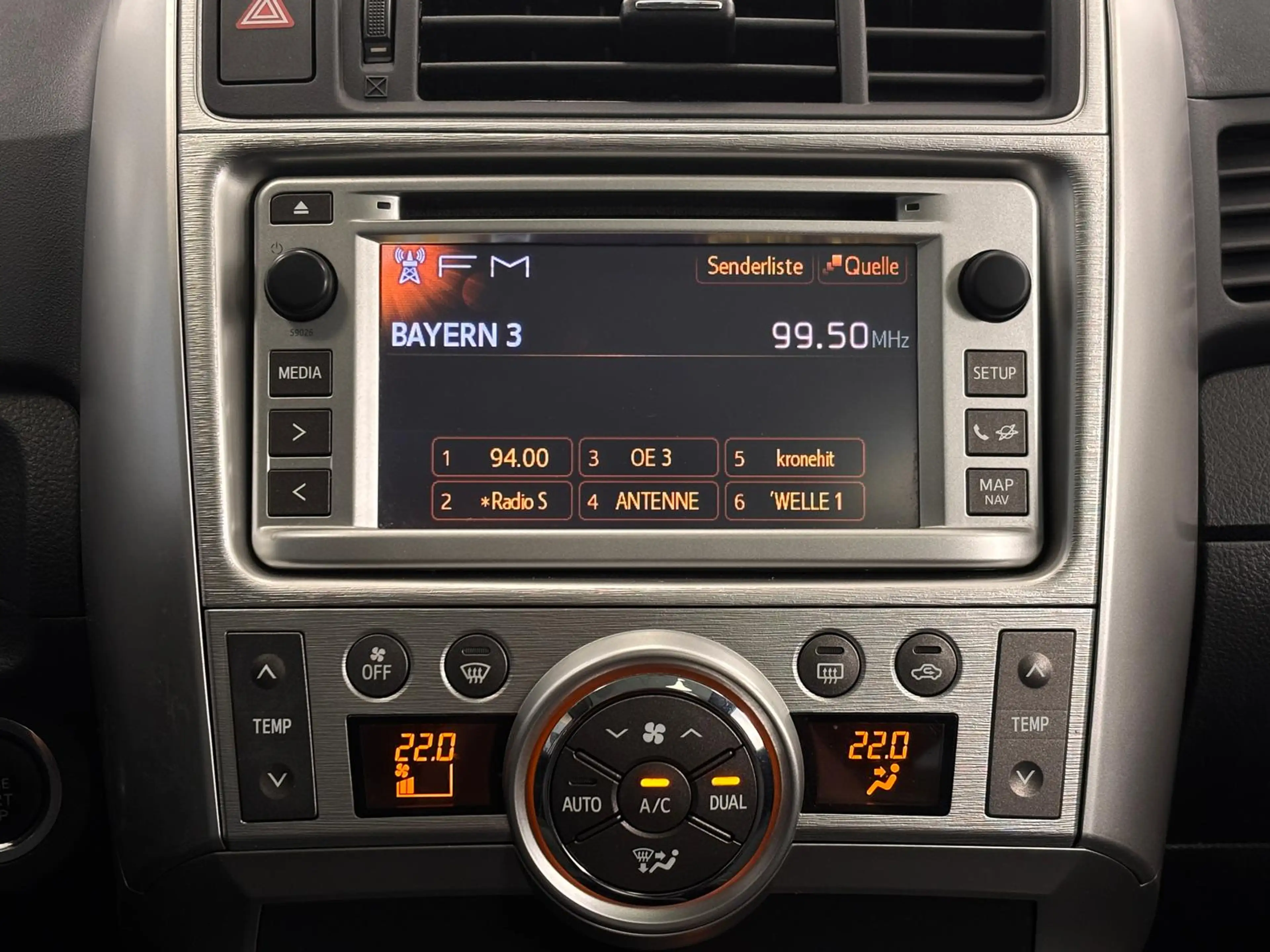 Toyota Verso D-4D*Klimaautomatik*Pano-Dach*Alu*1.Hand* — photo 12