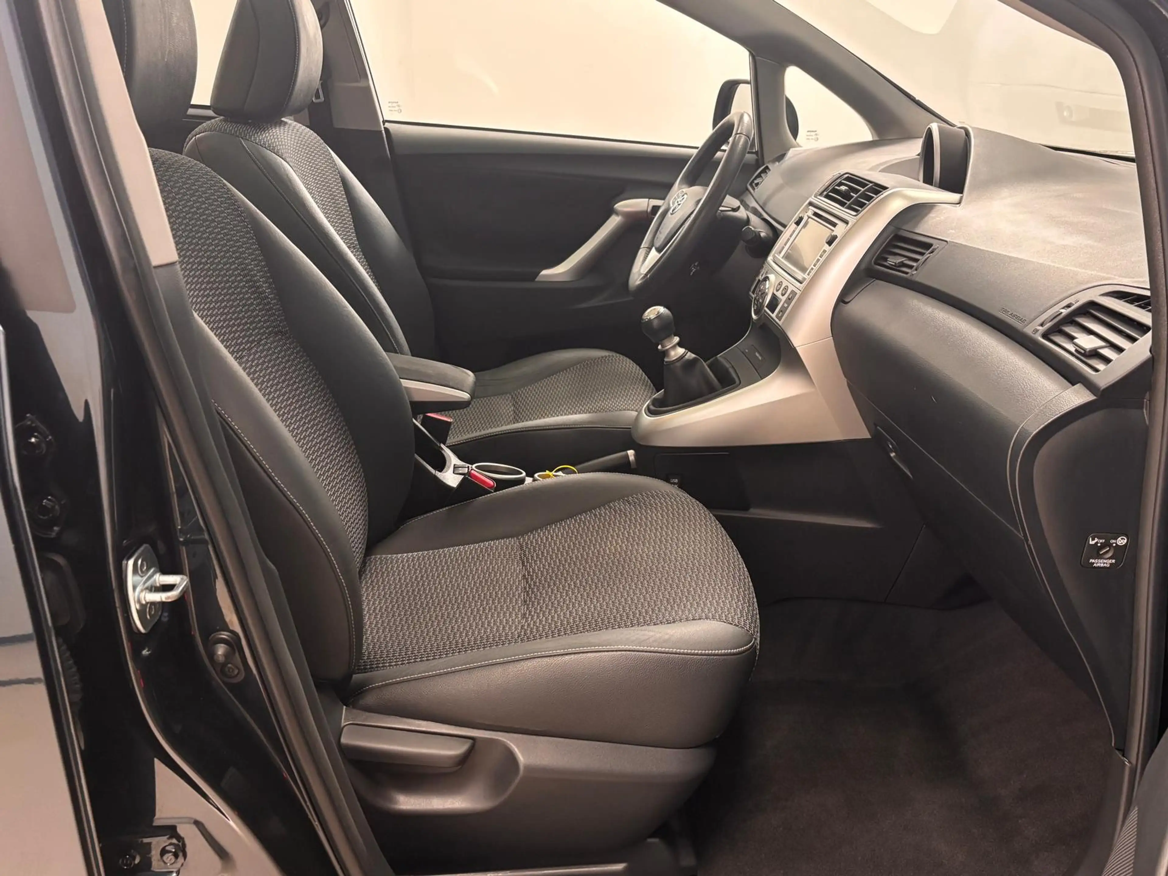 Toyota Verso D-4D*Klimaautomatik*Pano-Dach*Alu*1.Hand* — photo 13