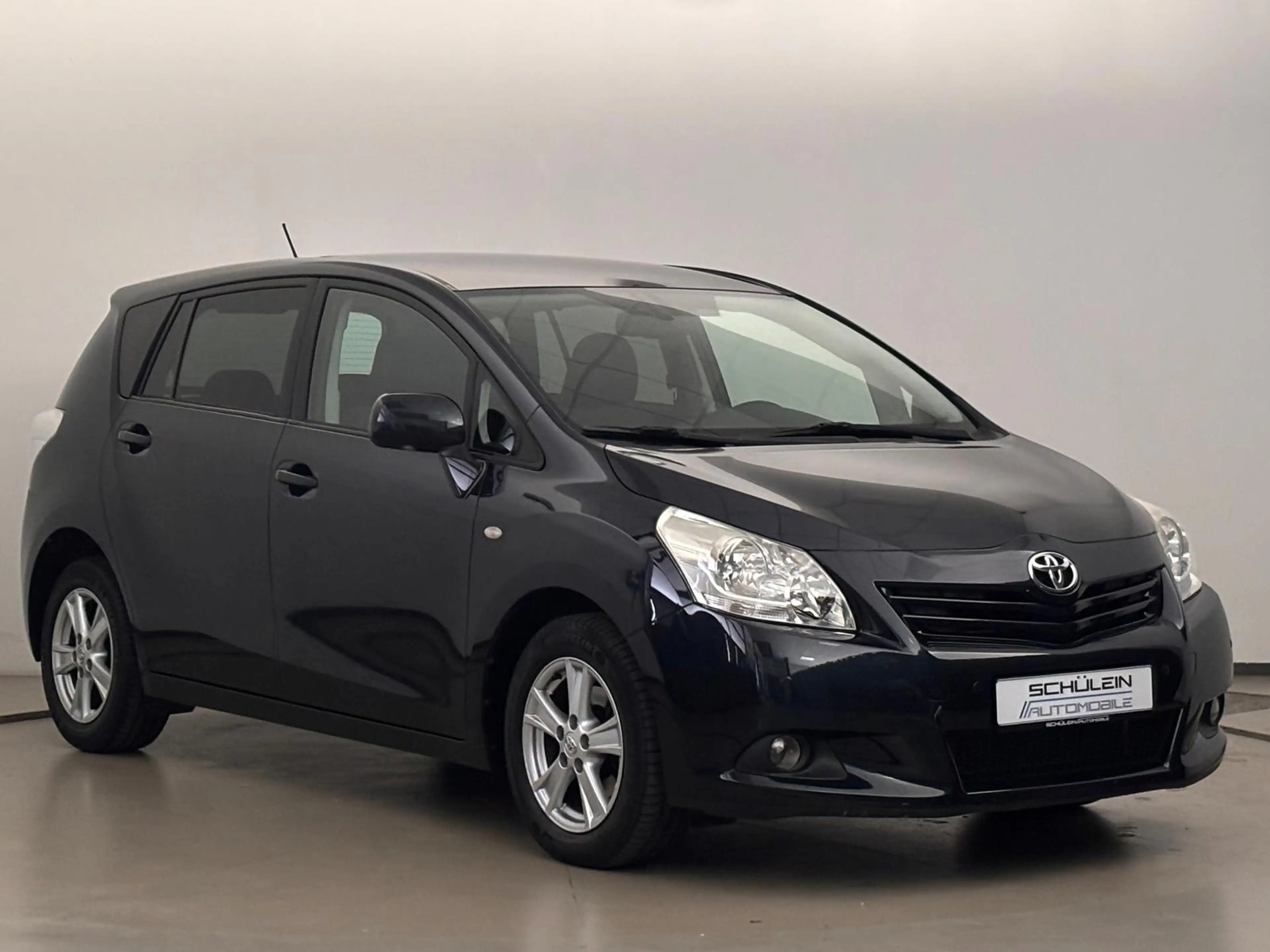 Toyota Verso D-4D*Klimaautomatik*Pano-Dach*Alu*1.Hand* — photo 4