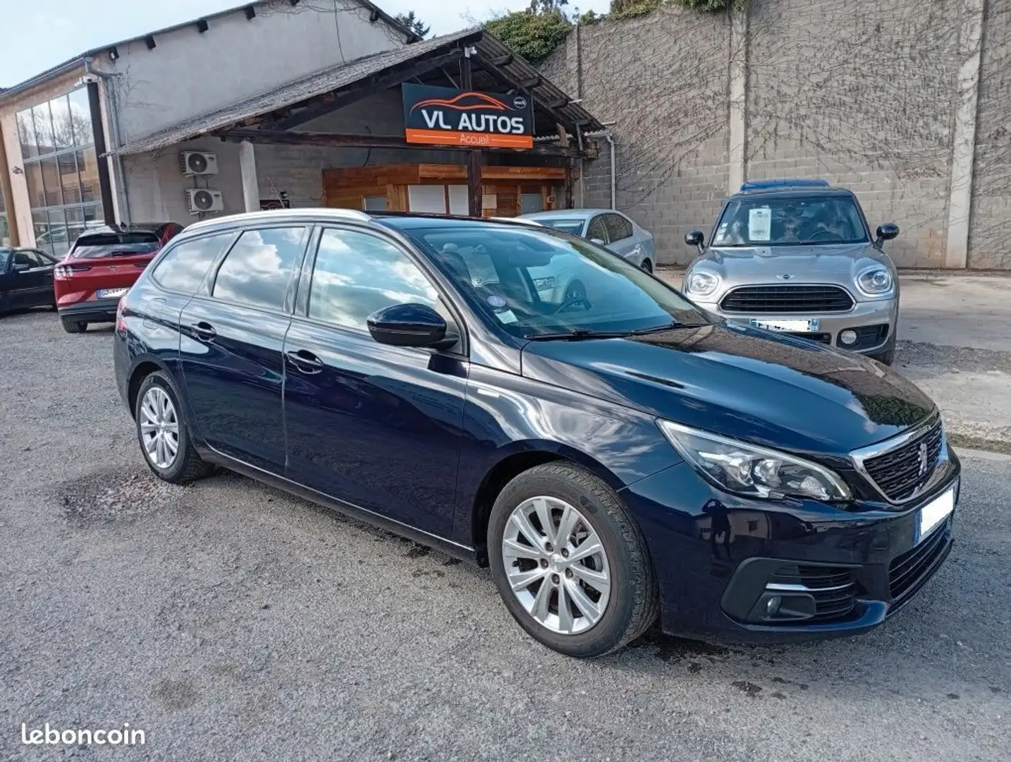 Peugeot 308 1.2 THP 130 cv Année 2018 Crit'Air 1 Bleu - 1