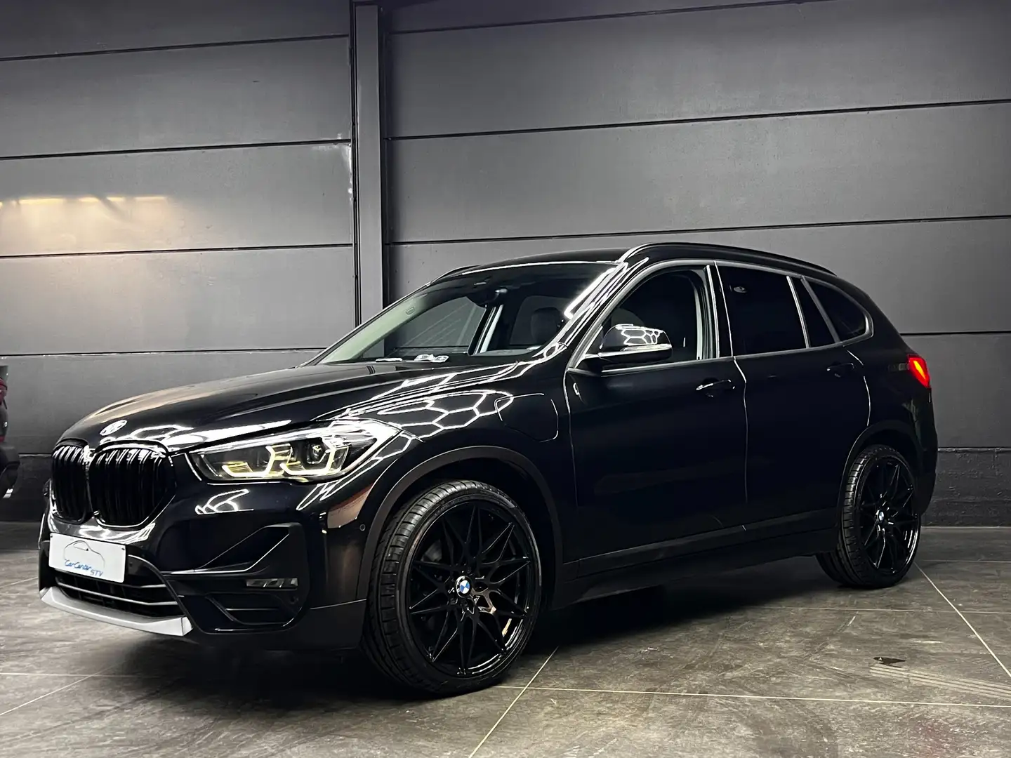 BMW X1 xDrive25e Hybride / All Black / Full options /HUD/ Noir - 1