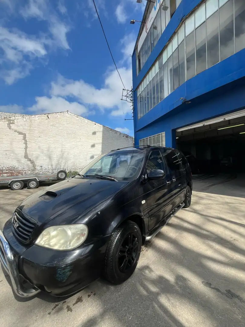 Kia Carnival 2.9CRDI LX - 1
