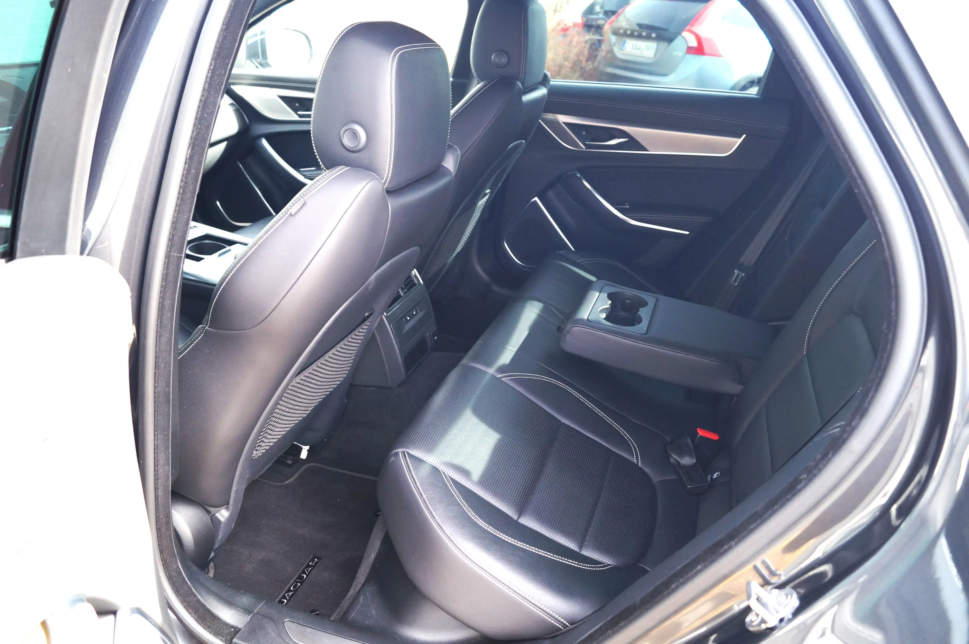 Jaguar XF XF D200 MHEV2 R-Dynamic S/360-Cam/Nieuwe Staat — photo 12