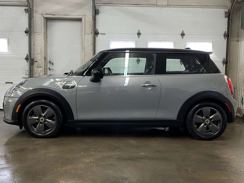 2022 MINI 3 Door
