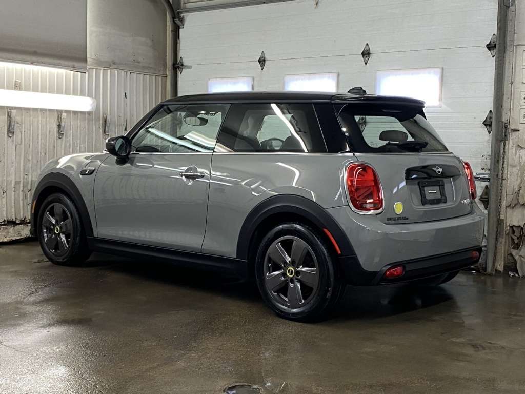 2022 MINI 3 Door