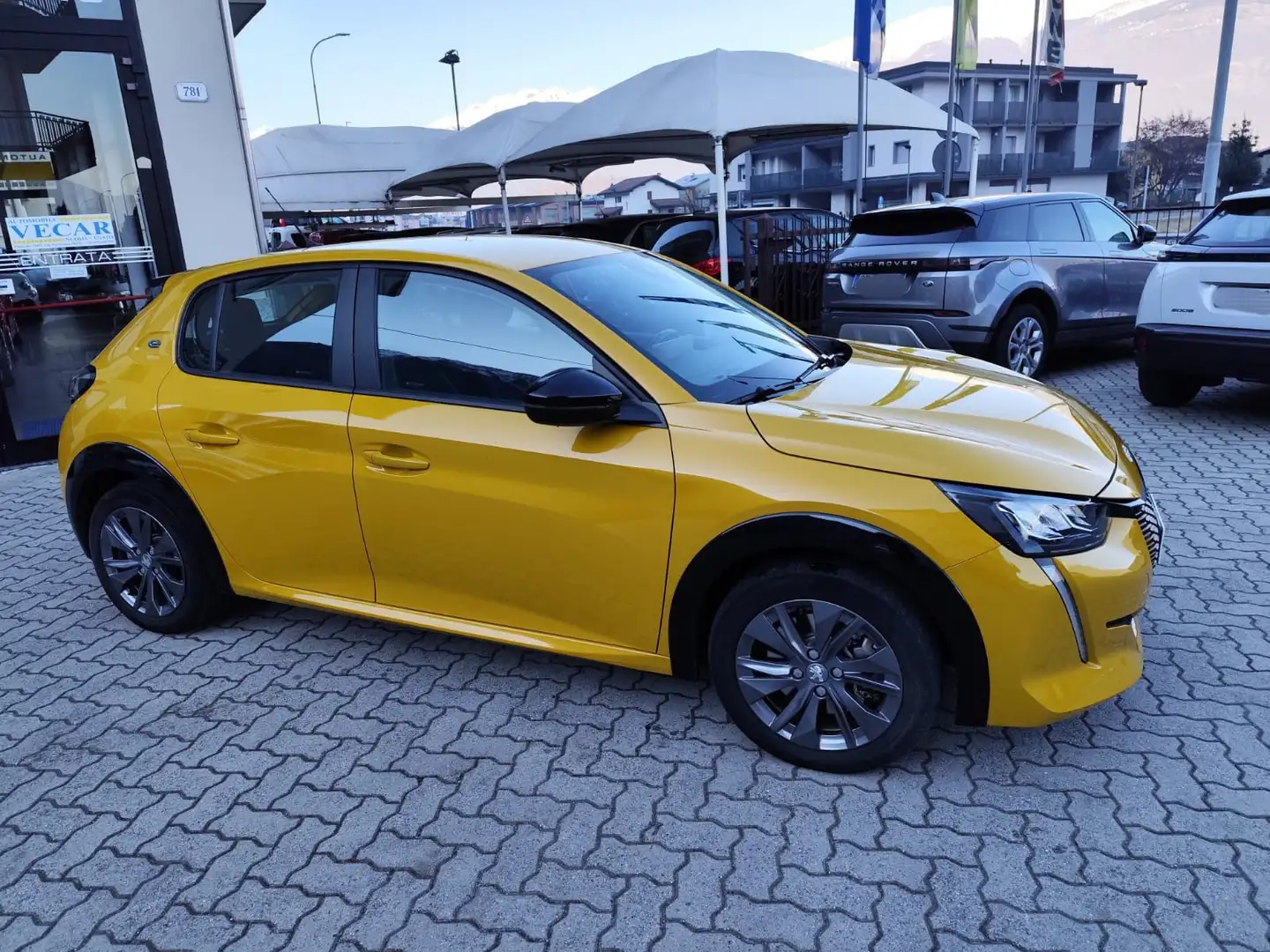 Peugeot 208 e-208 ACTIVE PACK 100kW  136 cv* OK NEOPATENTATO * Amarillo - 2