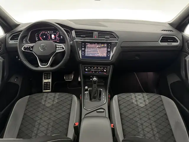 Volkswagen Tiguan view 2