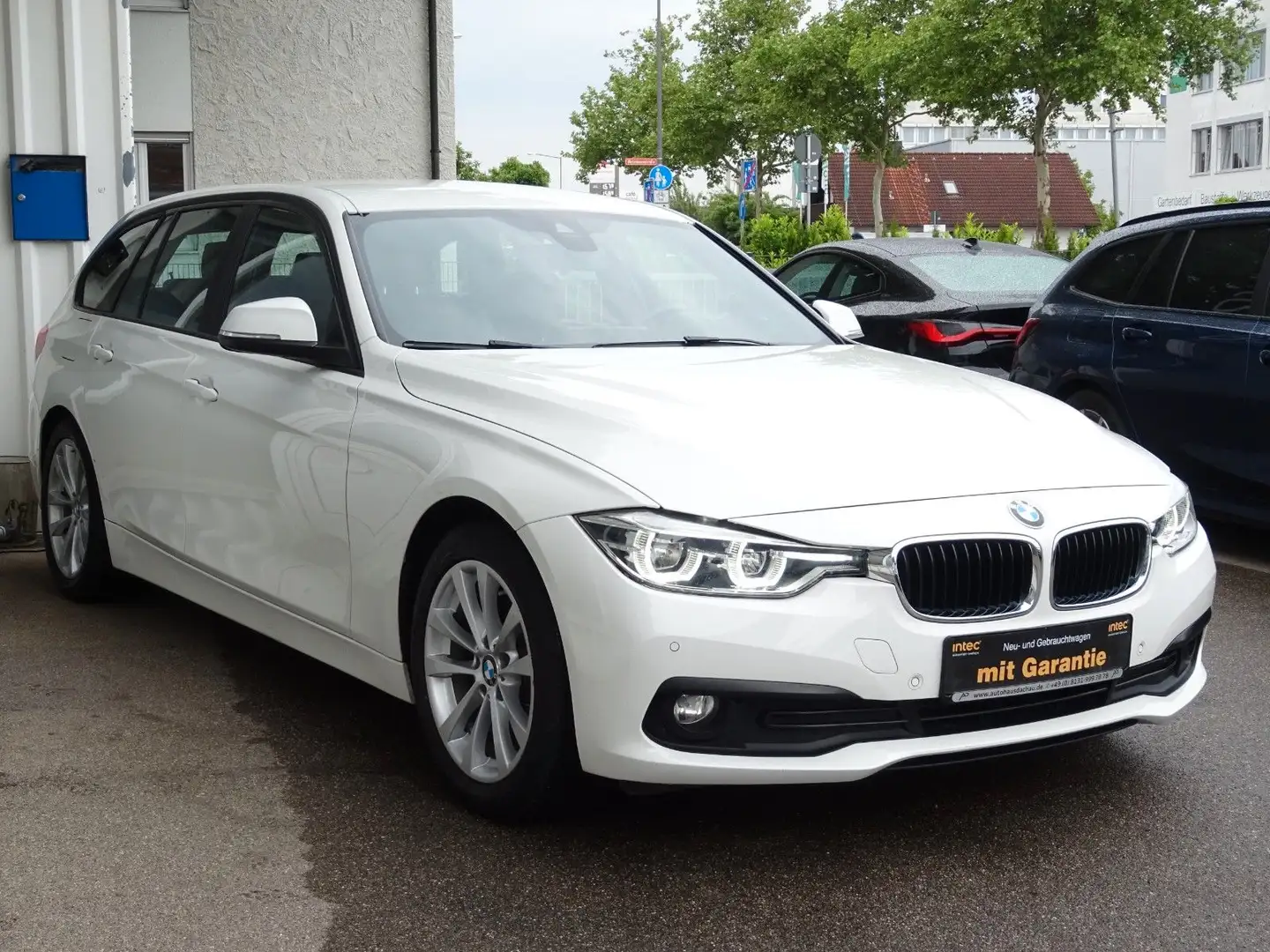 BMW 320 d EffDyn Aut Touring 17" Navi Prof. LEDer HUD Blanc - 1