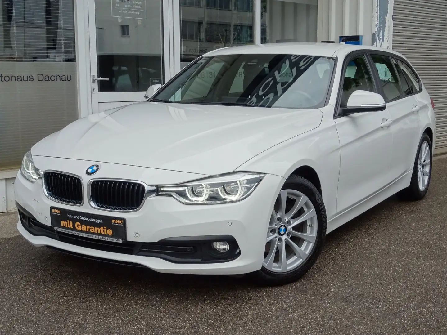 BMW 320 d EffDyn Aut Touring 17" Navi Prof. LEDer HUD Blanc - 2