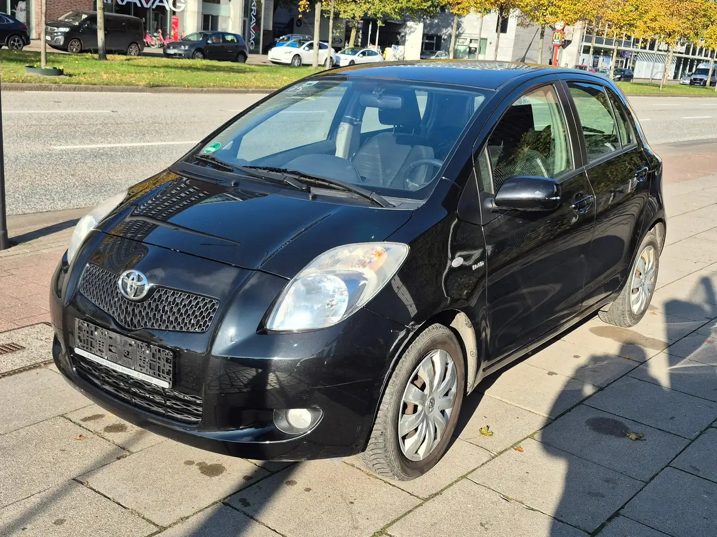 Toyota Yaris Sol Noir - 1