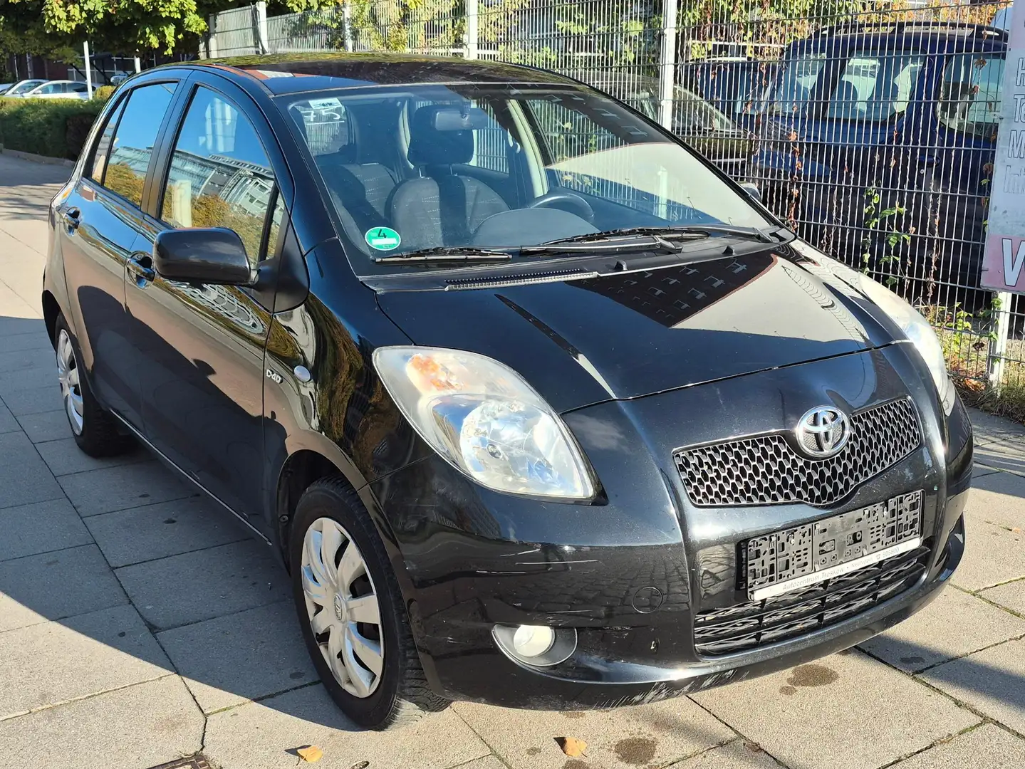 Toyota Yaris Sol Schwarz - 1