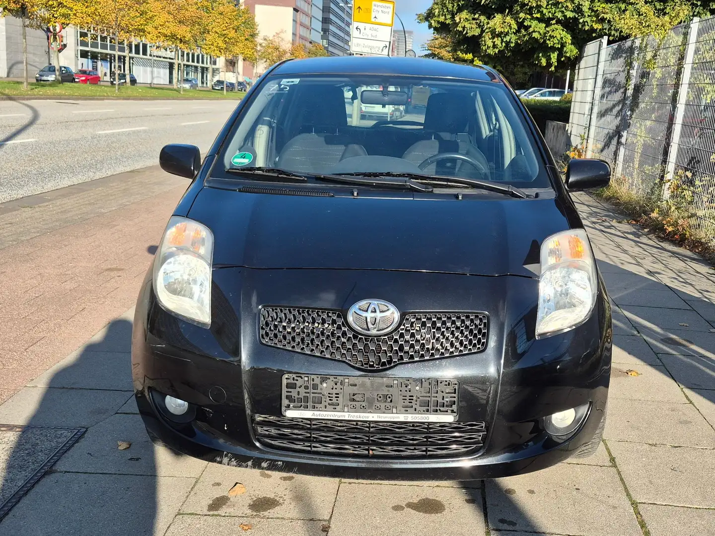 Toyota Yaris Sol Noir - 2