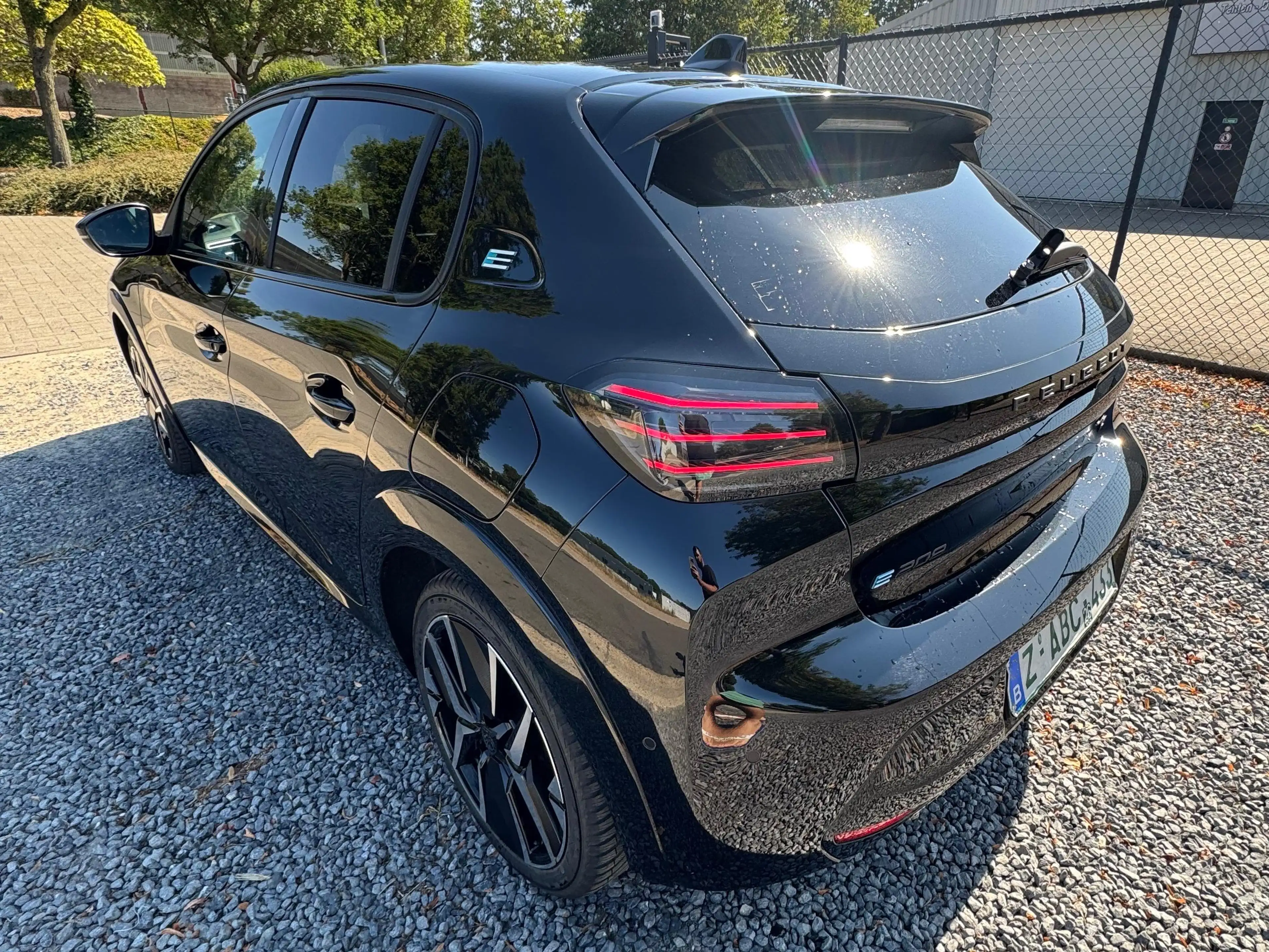 Peugeot e-208 e-208 51 kWh GT GT — photo 4