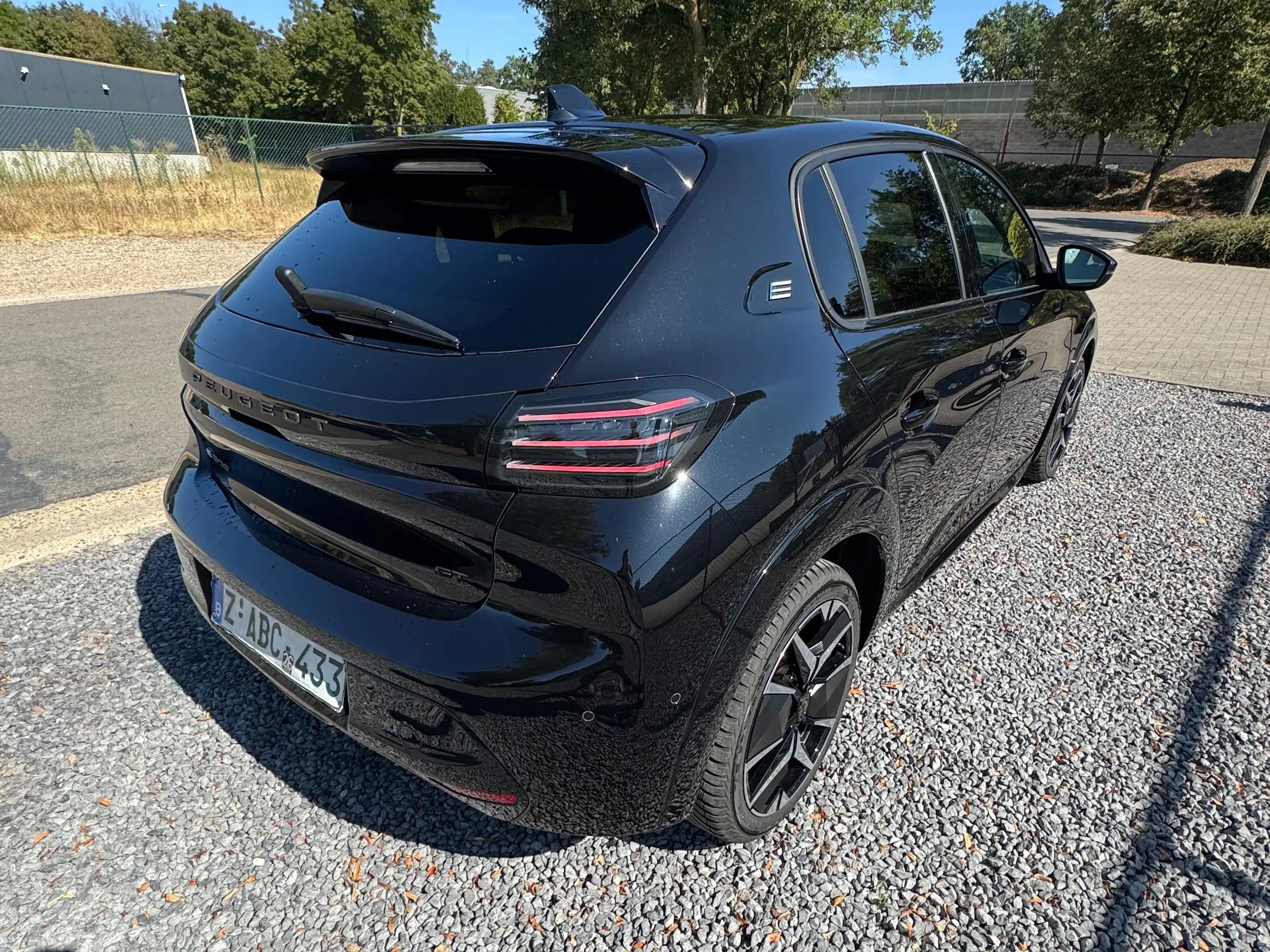 Peugeot e-208 e-208 51 kWh GT GT — photo 5