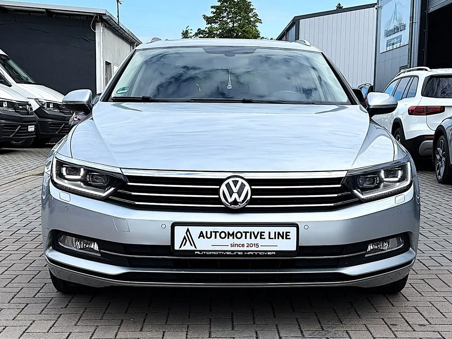 Volkswagen Passat Variant PASSAT VARIANT 1.6 TDI ACC/PANO/LED/KAMERA/DSG/ Plateado - 2