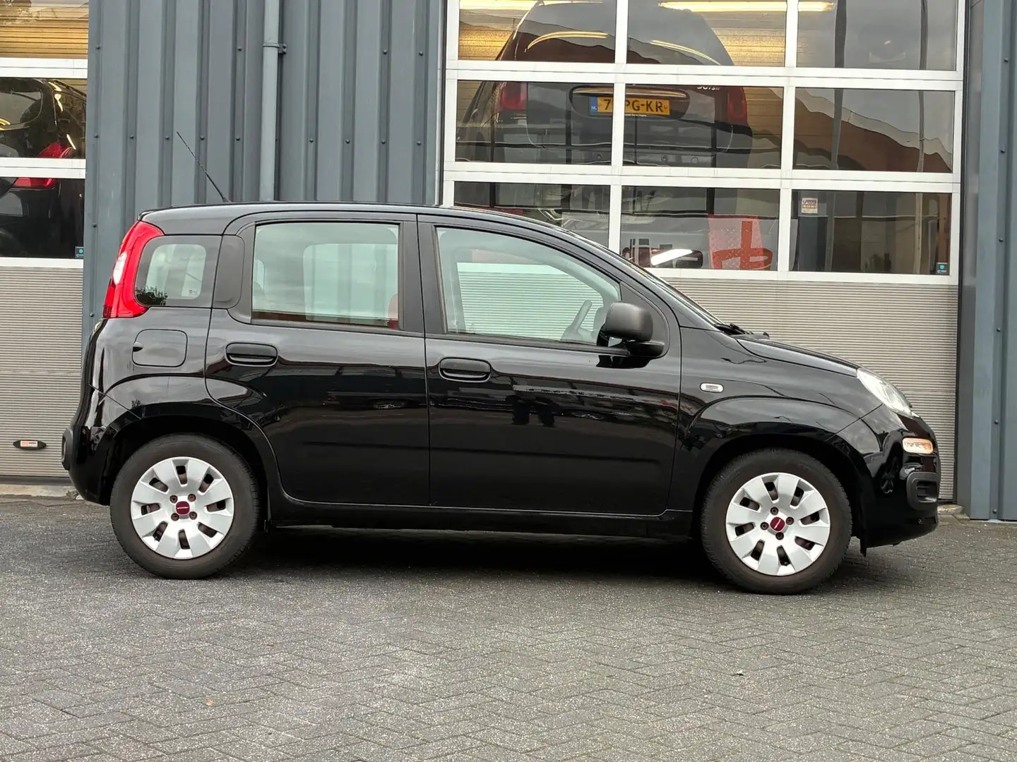 Fiat Panda 0.9 TwinAir Edizione Cool Airco Radio/cd Apk 02-02 Zwart - 2
