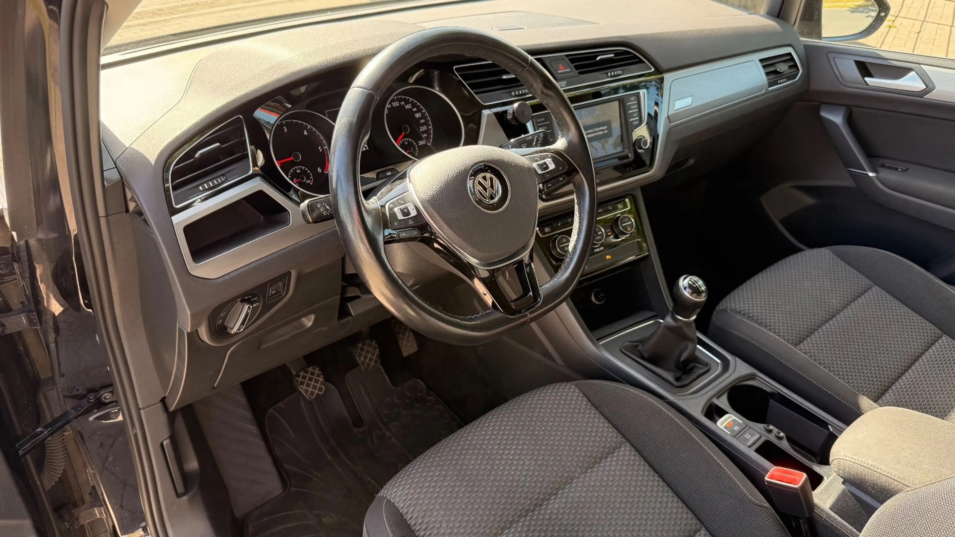Volkswagen Touran 2.0 TDI Allstar Comfortline BMT Standhzg. — photo 14