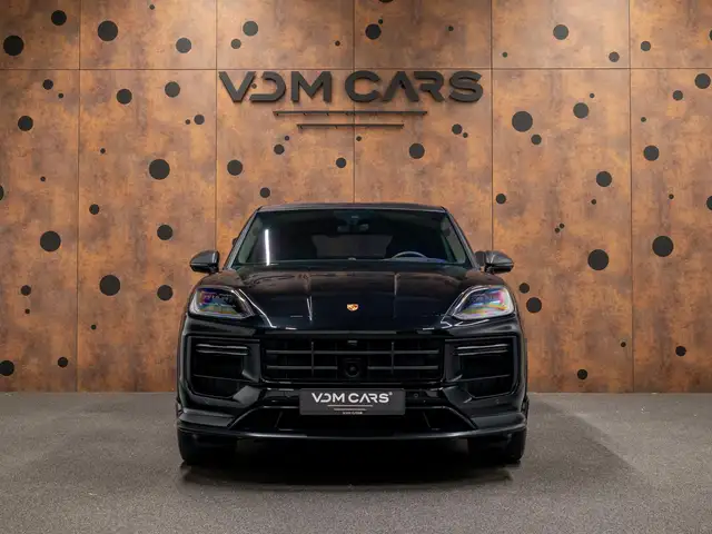 Porsche Cayenne view 8