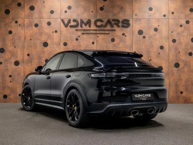 Porsche Cayenne view 3