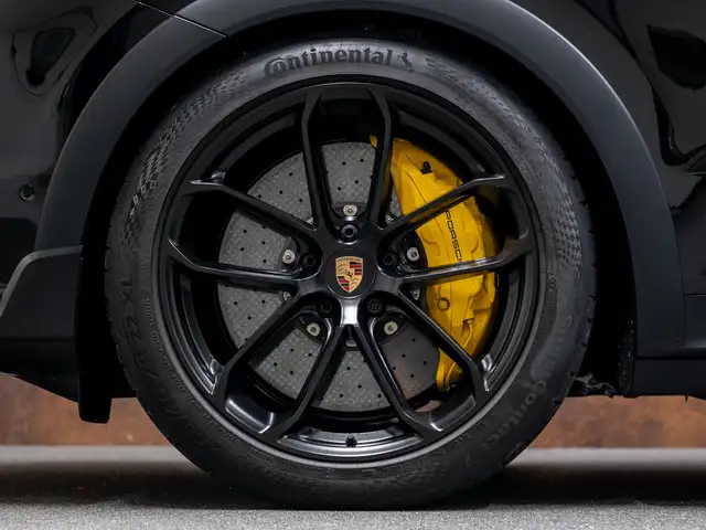 Porsche Cayenne view 14