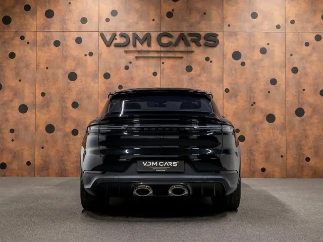 Porsche Cayenne view 4