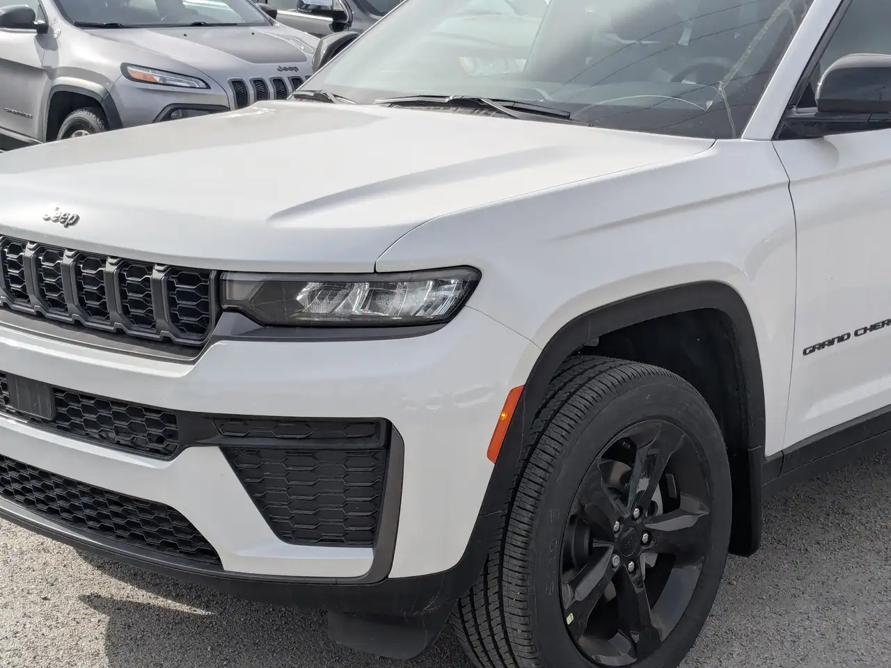 Jeep Grand Cherokee снимка Jeep Grand Cherokee