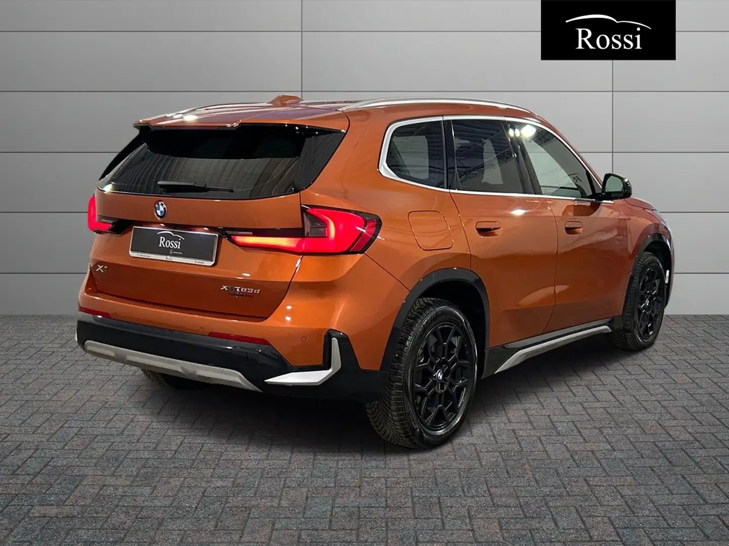 BMW X1 xdrive23d mhev 48V X-Line Edition Balance auto Arancione - 2