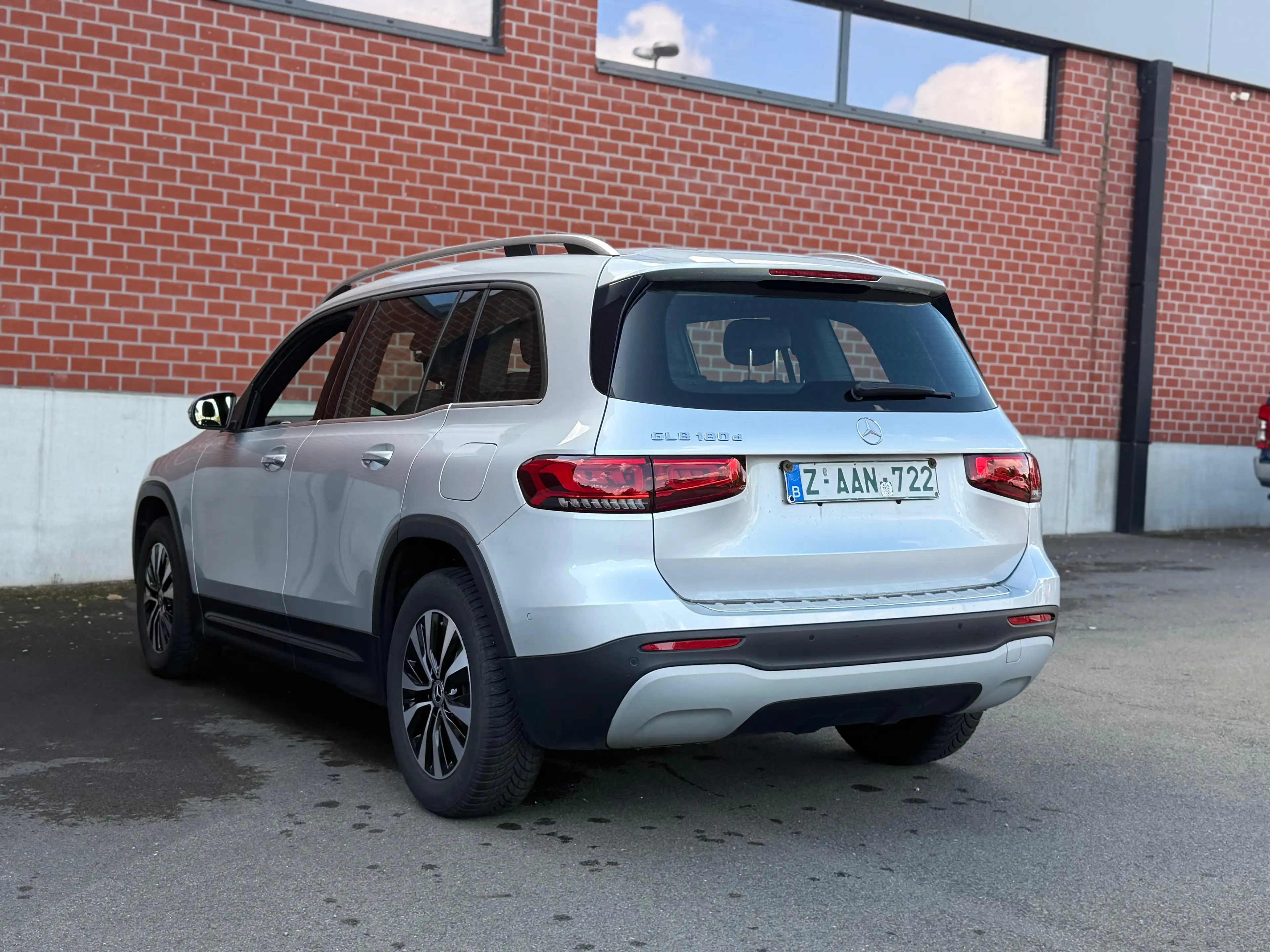 Mercedes-Benz GLB 180 GLB 180 d — photo 10