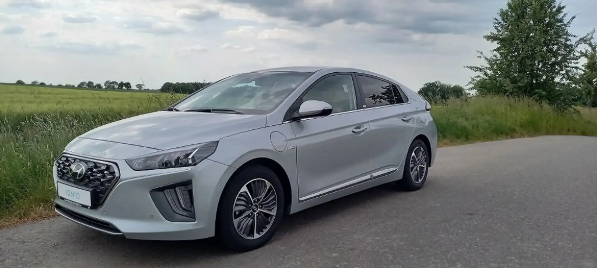 Hyundai IONIQ Plug-in-Hybrid 1.6 GDI Prime Gümüş rengi - 1
