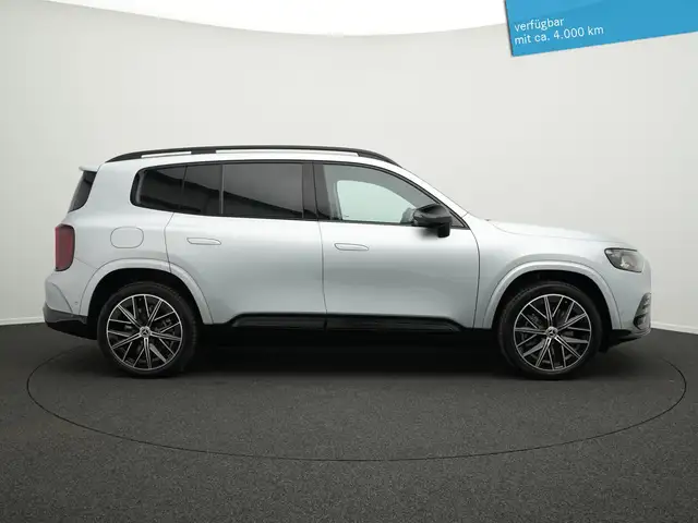 Mercedes-Benz GLB view 5