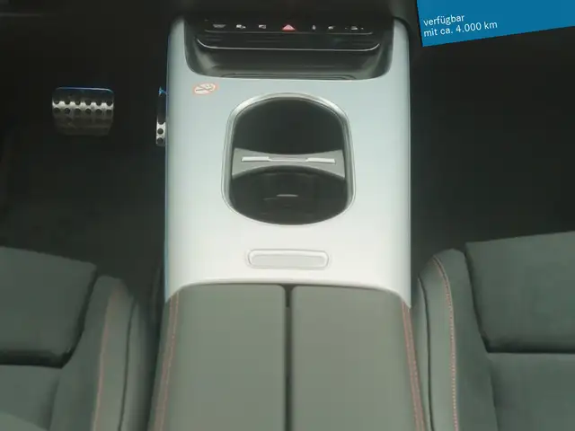 Mercedes-Benz GLB view 21