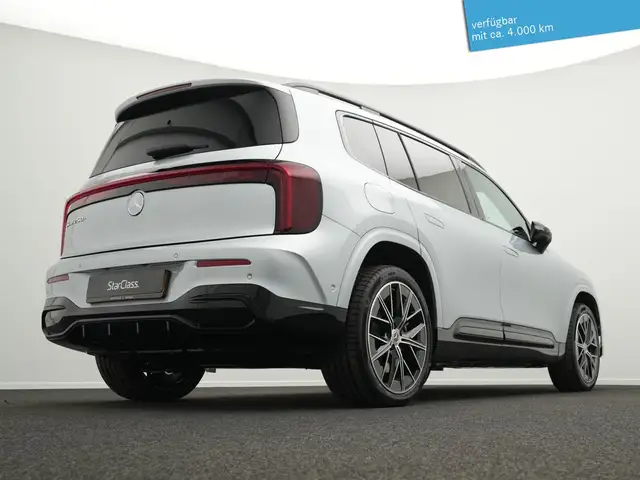 Mercedes-Benz GLB view 11