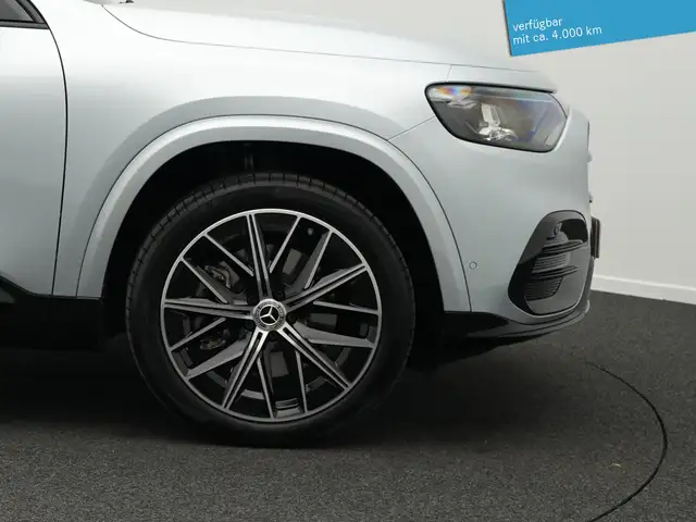 Mercedes-Benz GLB view 8