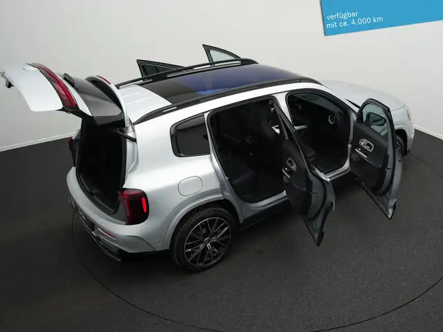 Mercedes-Benz GLB view 15