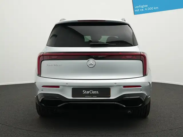 Mercedes-Benz GLB view 4