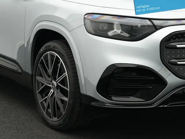 Mercedes-Benz GLB view 9