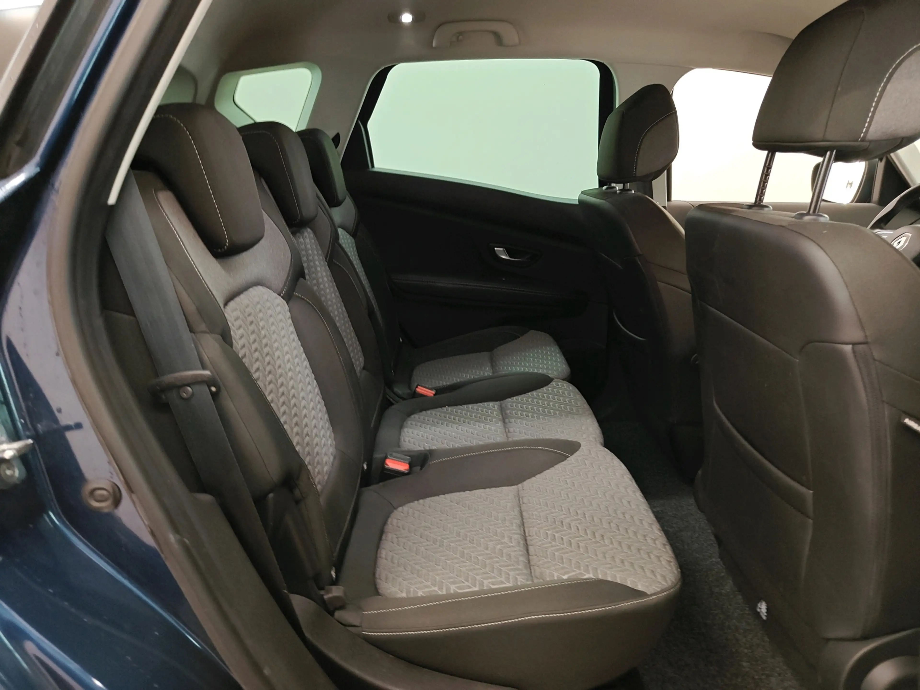 Renault Scenic 1.3 TCe 140pk Automaat Limited | CarPlay | PDC Voo — photo 7