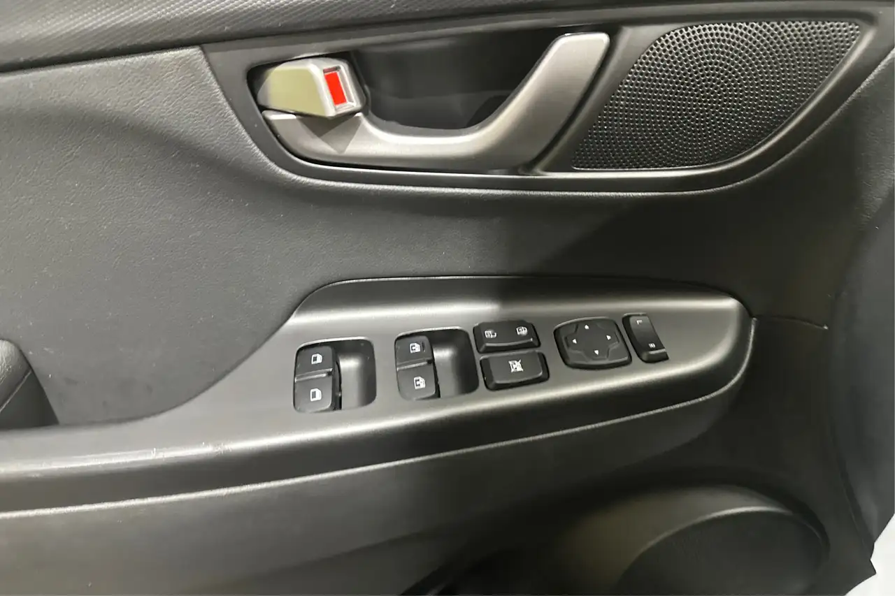 Hyundai KONA photo Hyundai KONA
