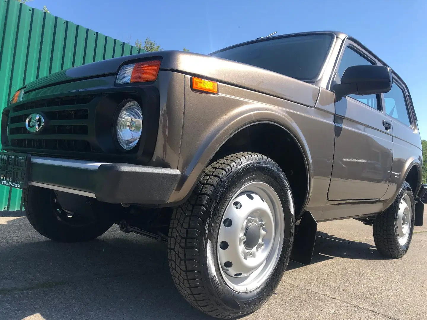 Lada Niva NIVA  LEGEND "NORMA" ROSTSCHUTZ! AHK! GARANTIE! Braun - 2