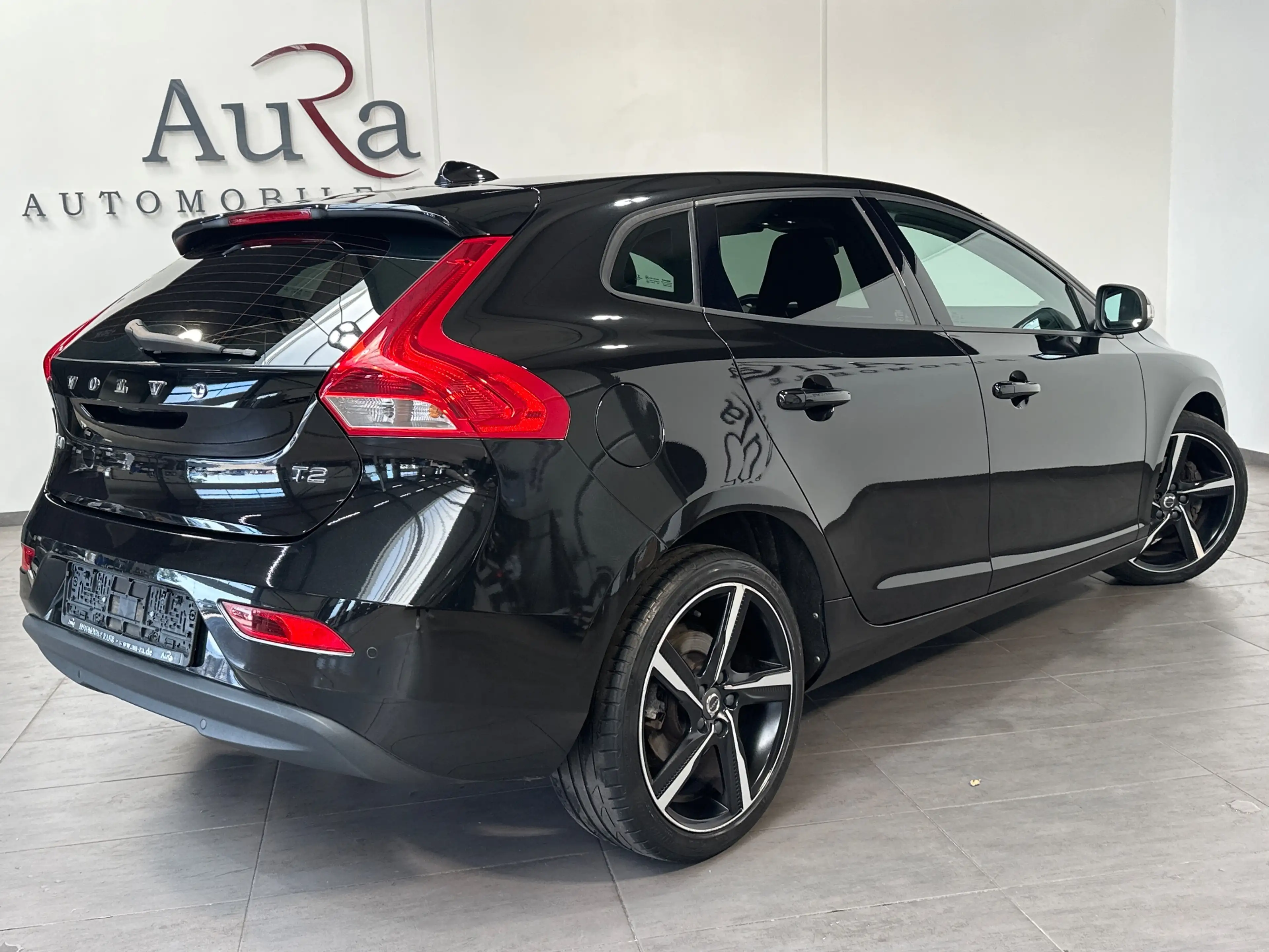 Volvo V40 T2 Kinetic NAV+SHZ+PDC+KLIMA+TEMPOMAT+18ZOLL+3HD — photo 4