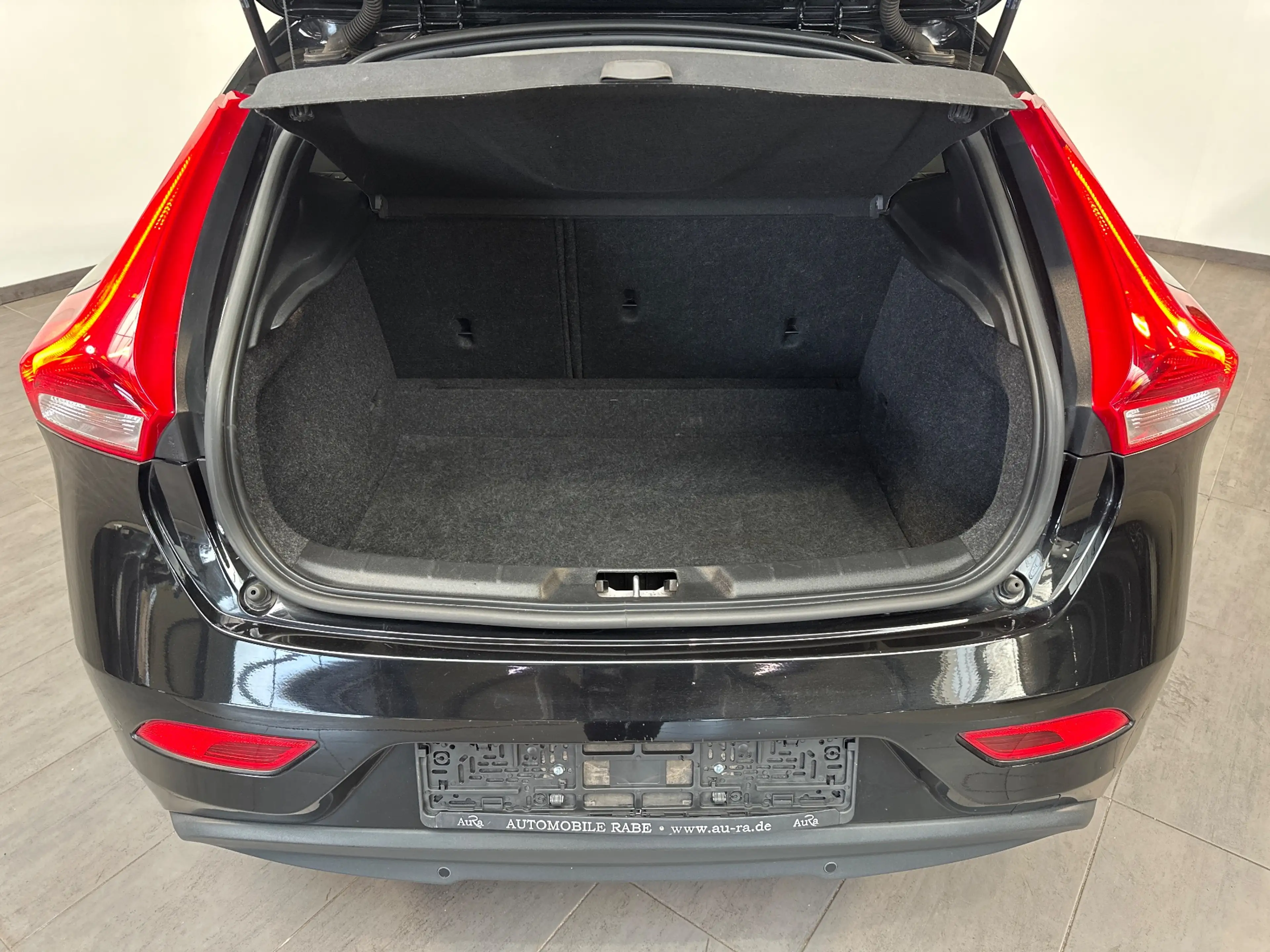 Volvo V40 T2 Kinetic NAV+SHZ+PDC+KLIMA+TEMPOMAT+18ZOLL+3HD — photo 8