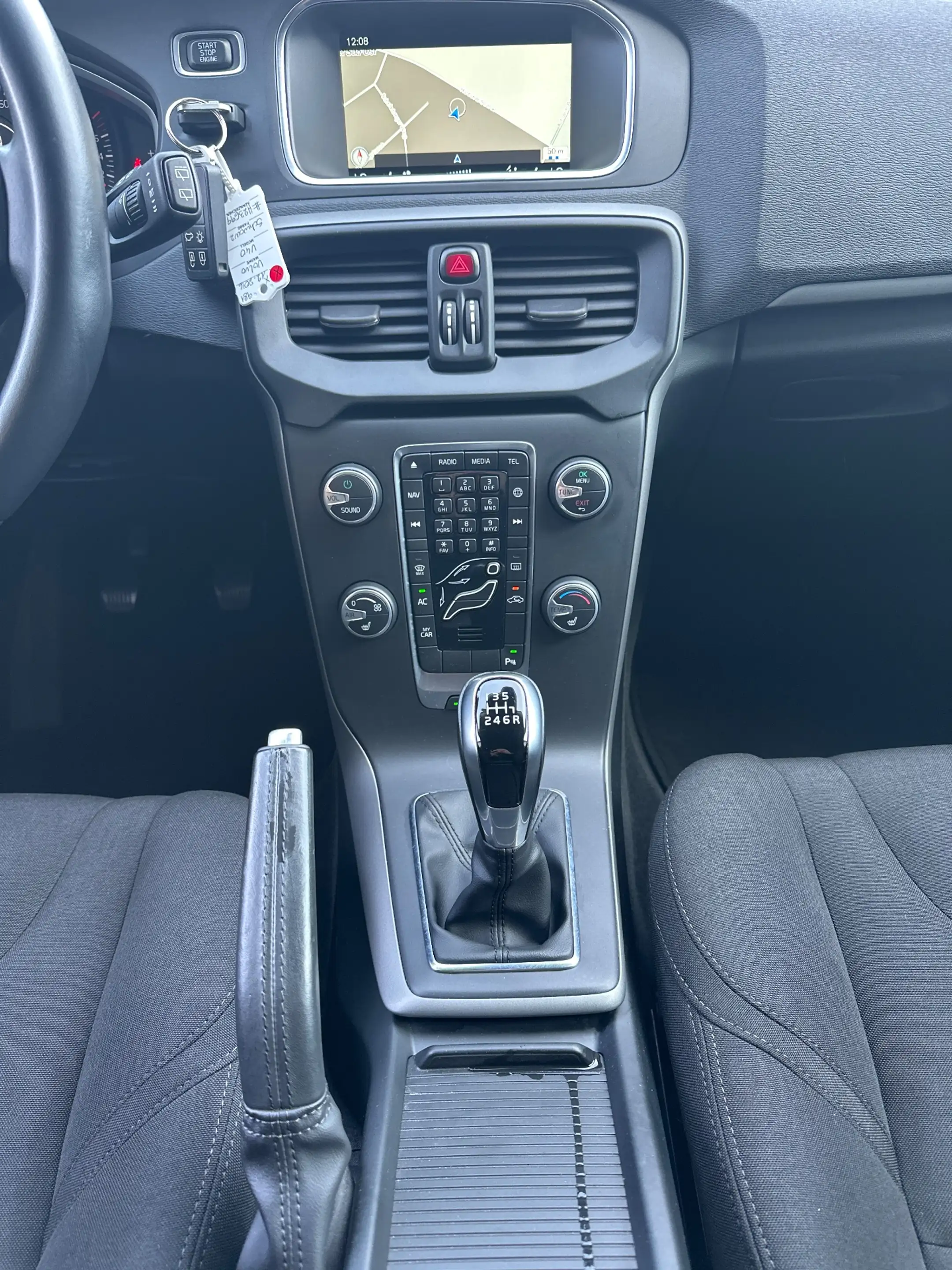 Volvo V40 T2 Kinetic NAV+SHZ+PDC+KLIMA+TEMPOMAT+18ZOLL+3HD — photo 15
