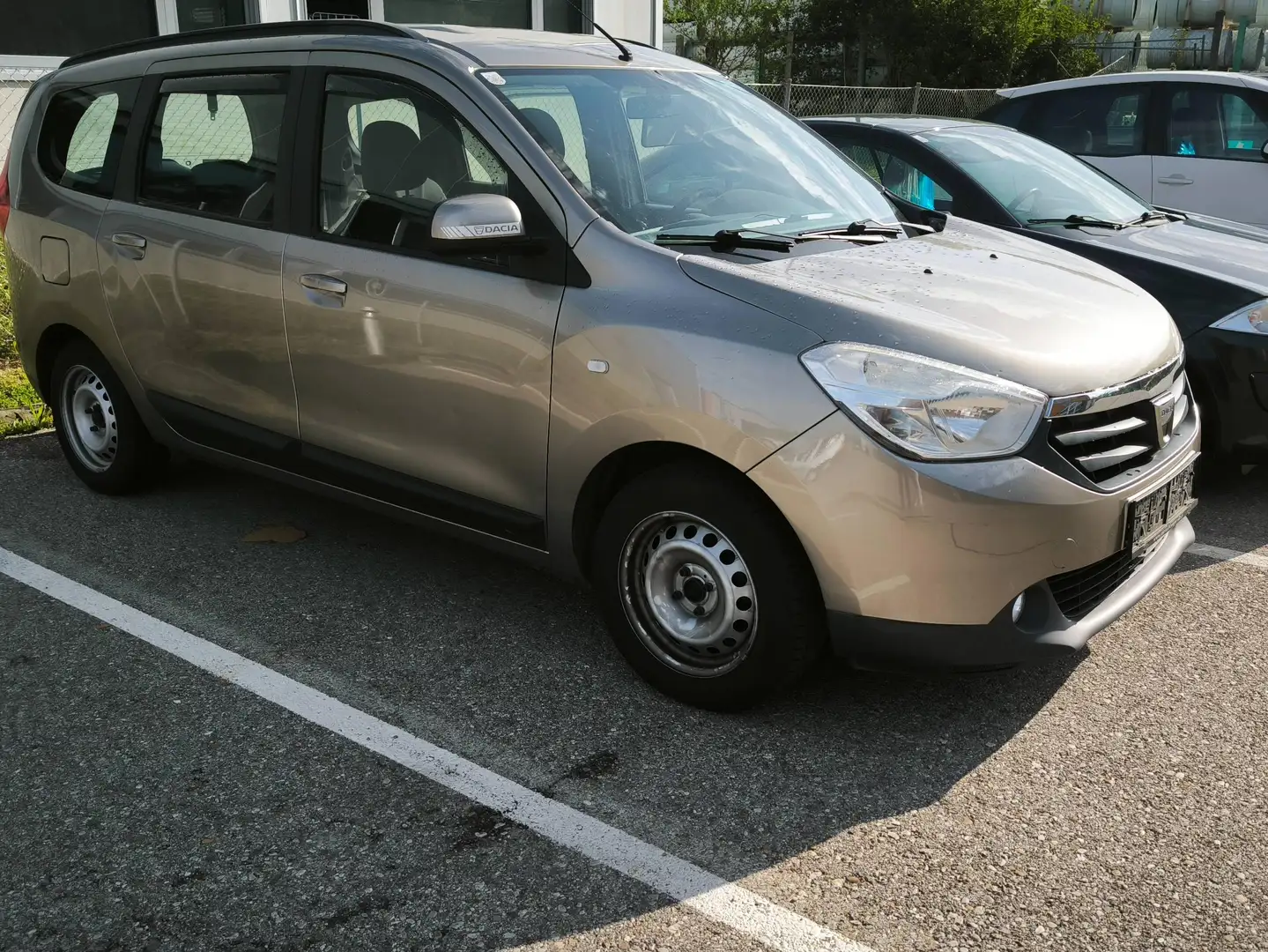 Dacia Lodgy Lodgy Lauréate dCi 90 Lauréate Beige - 1