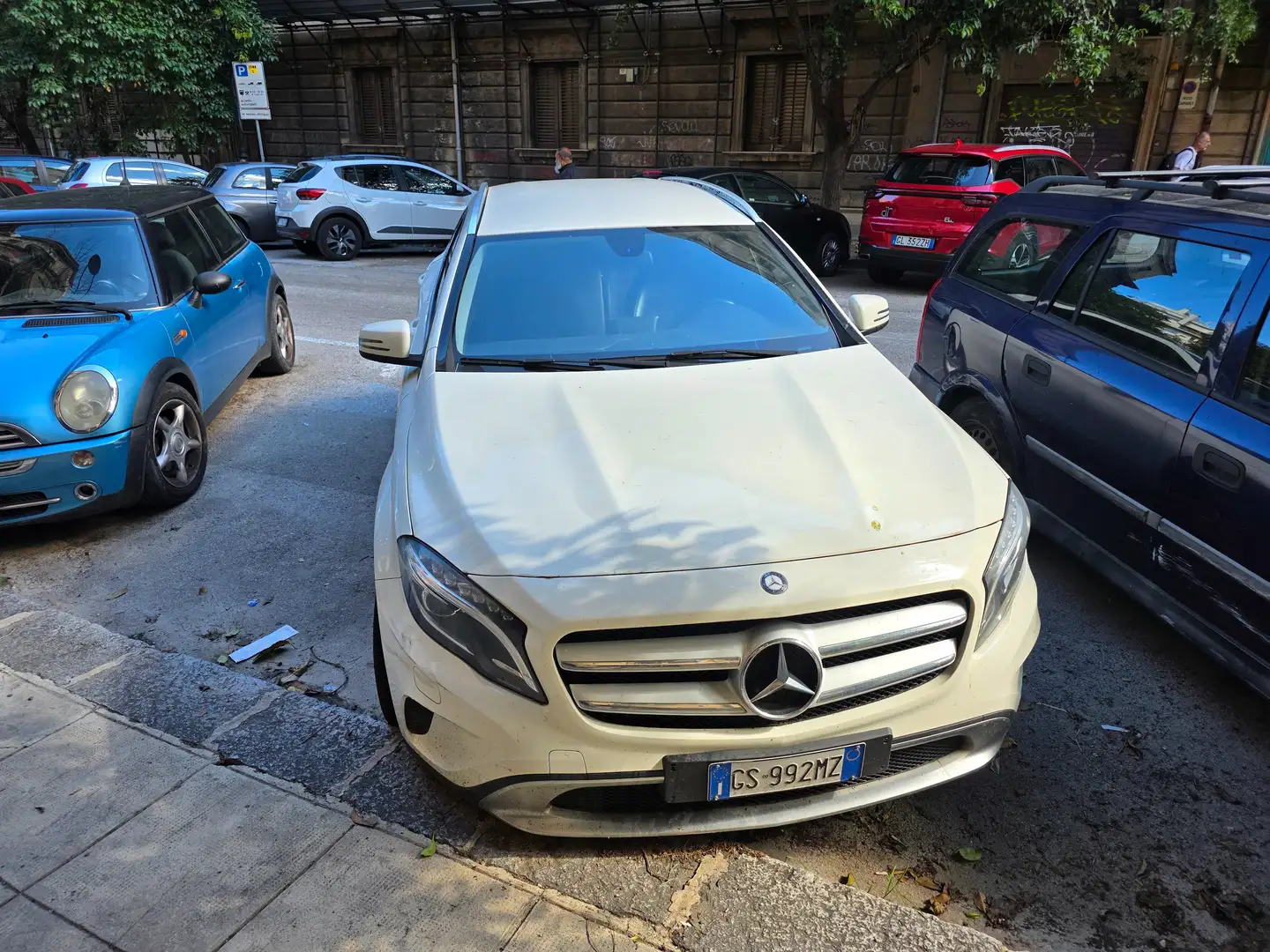 Mercedes-Benz GLA 200 GLA 200 d (cdi) Executive 4matic auto Bianco - 2