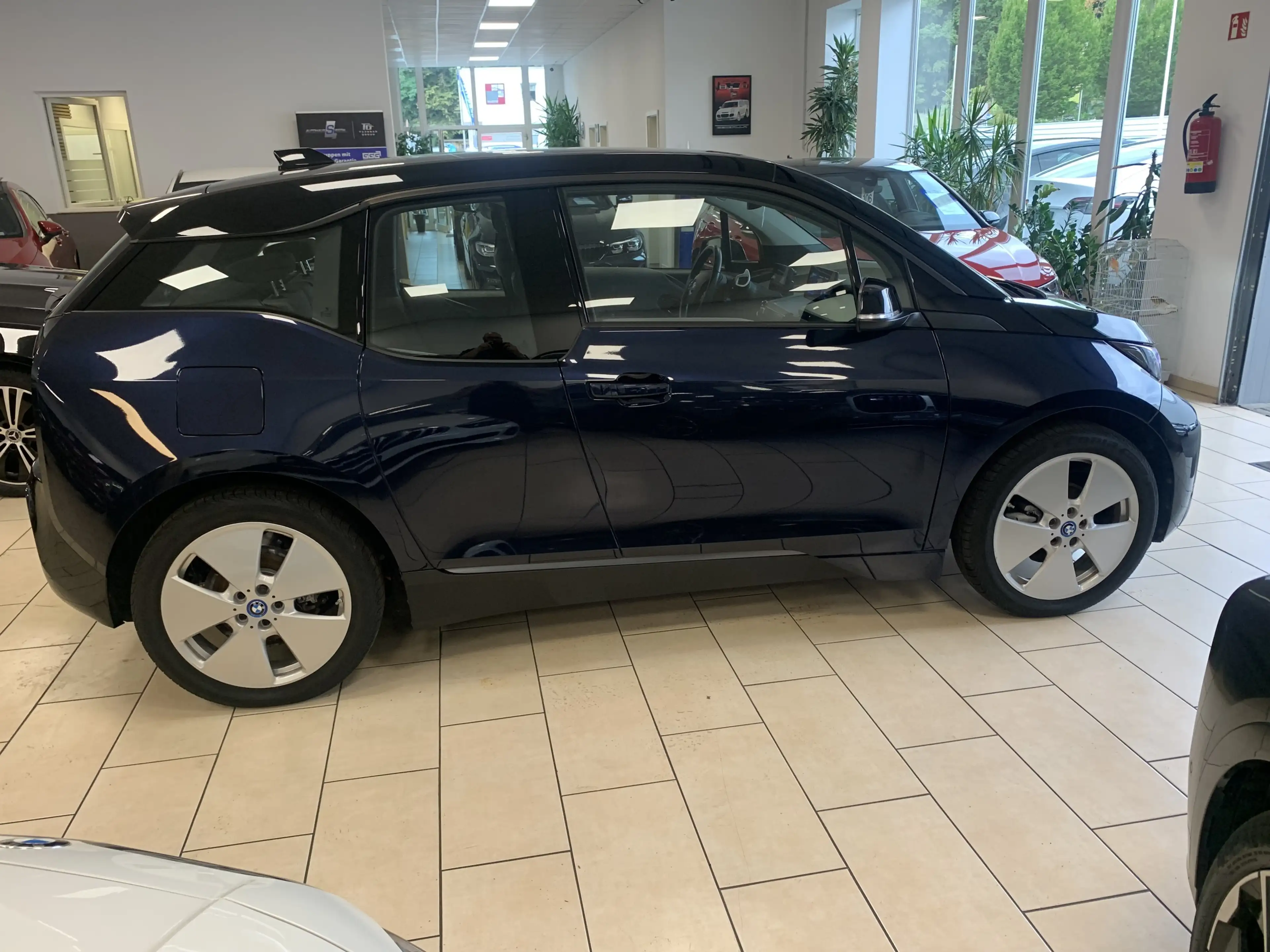 BMW i3 Navi*CarPlay*ACC*R-Cam*CarPlay*LED*Keyless*1H — photo 6