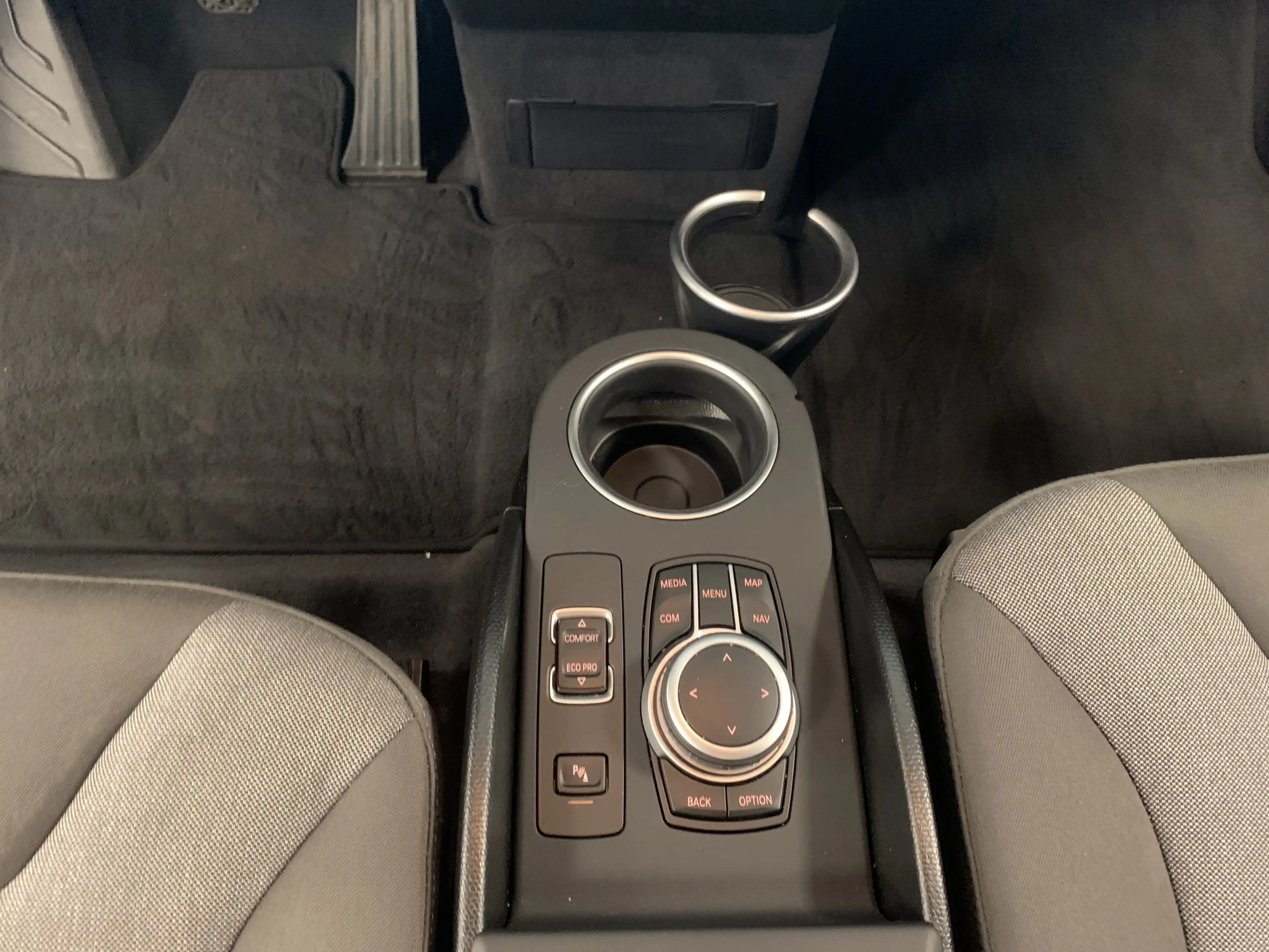 BMW i3 Navi*CarPlay*ACC*R-Cam*CarPlay*LED*Keyless*1H — photo 15