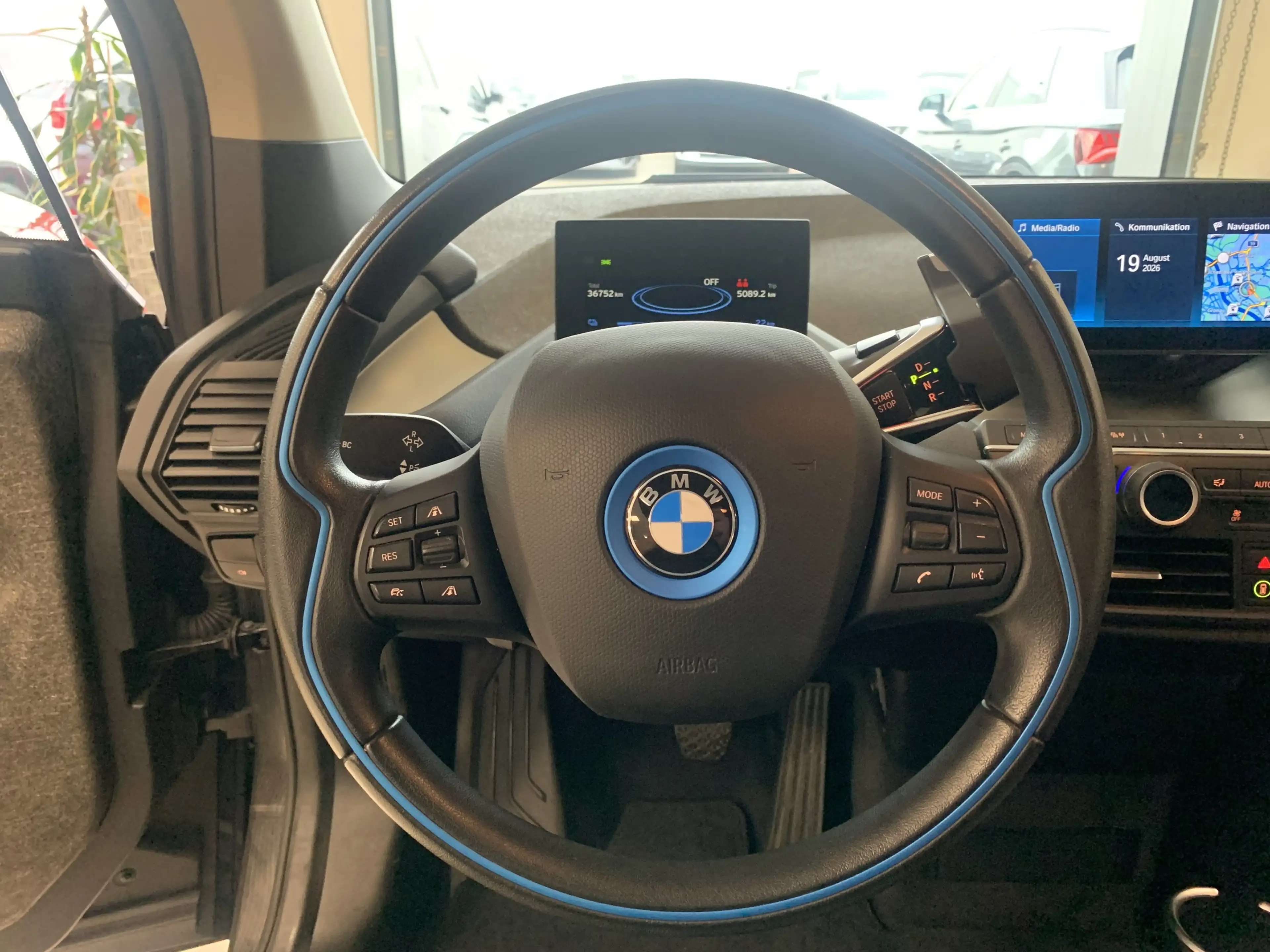 BMW i3 Navi*CarPlay*ACC*R-Cam*CarPlay*LED*Keyless*1H — photo 13