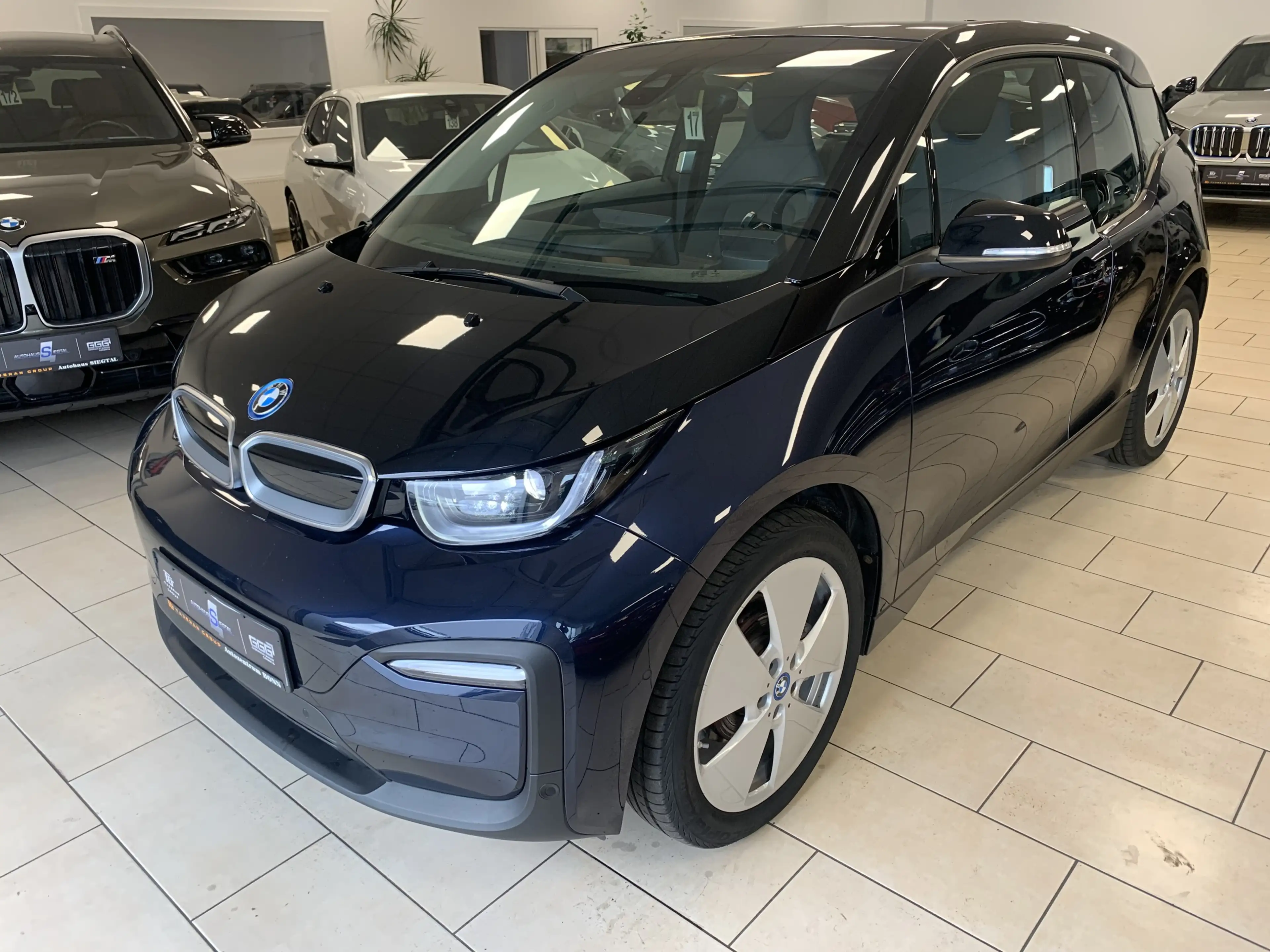 BMW i3 Navi*CarPlay*ACC*R-Cam*CarPlay*LED*Keyless*1H